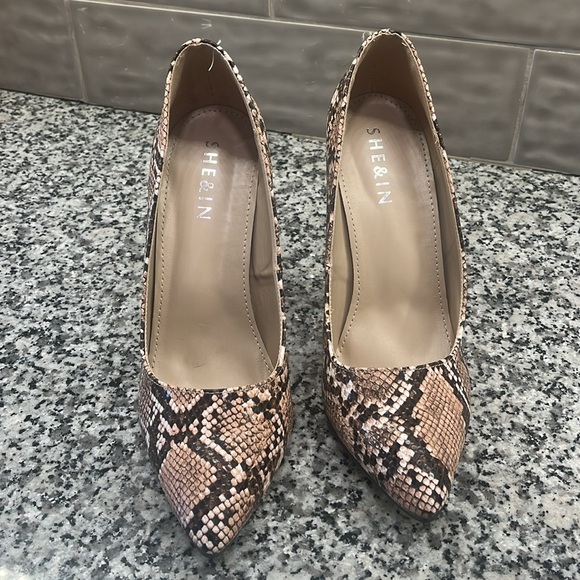 SHEIN Snakeskin Heels- Size EUR 41 (Size 7.5) - Picture 2 of 5